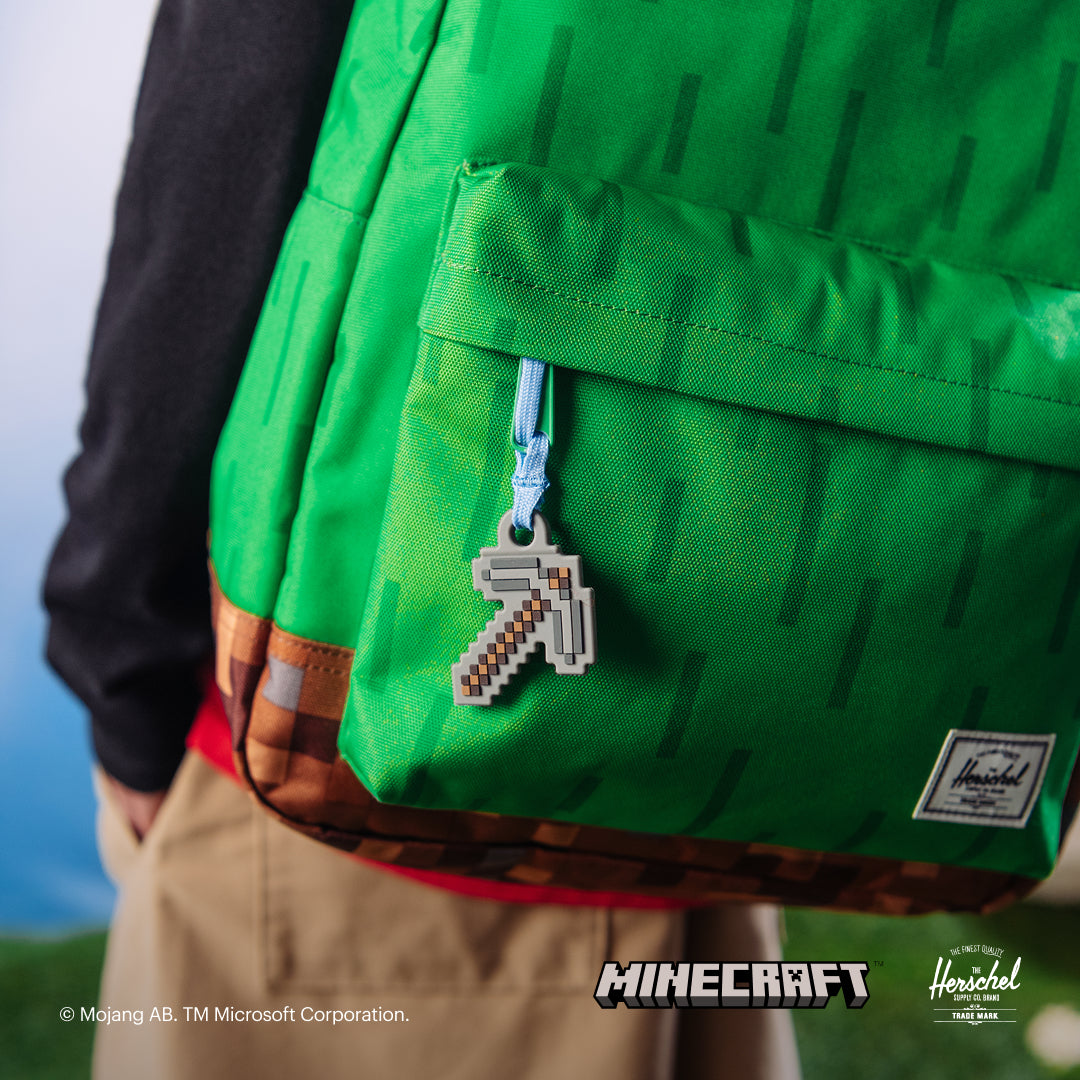 HSC_26S3_Minecraft_Adults_On-Figure_1080x1080_2.jpg